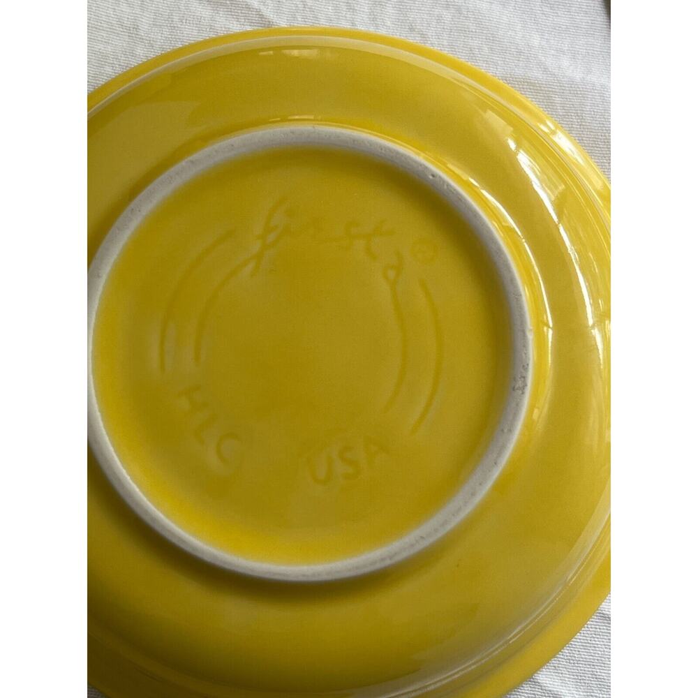Fiesta Daffodil or sunflower Fiestaware Daffodil Yellow - Dinnerplate - Picture 3 of 4
